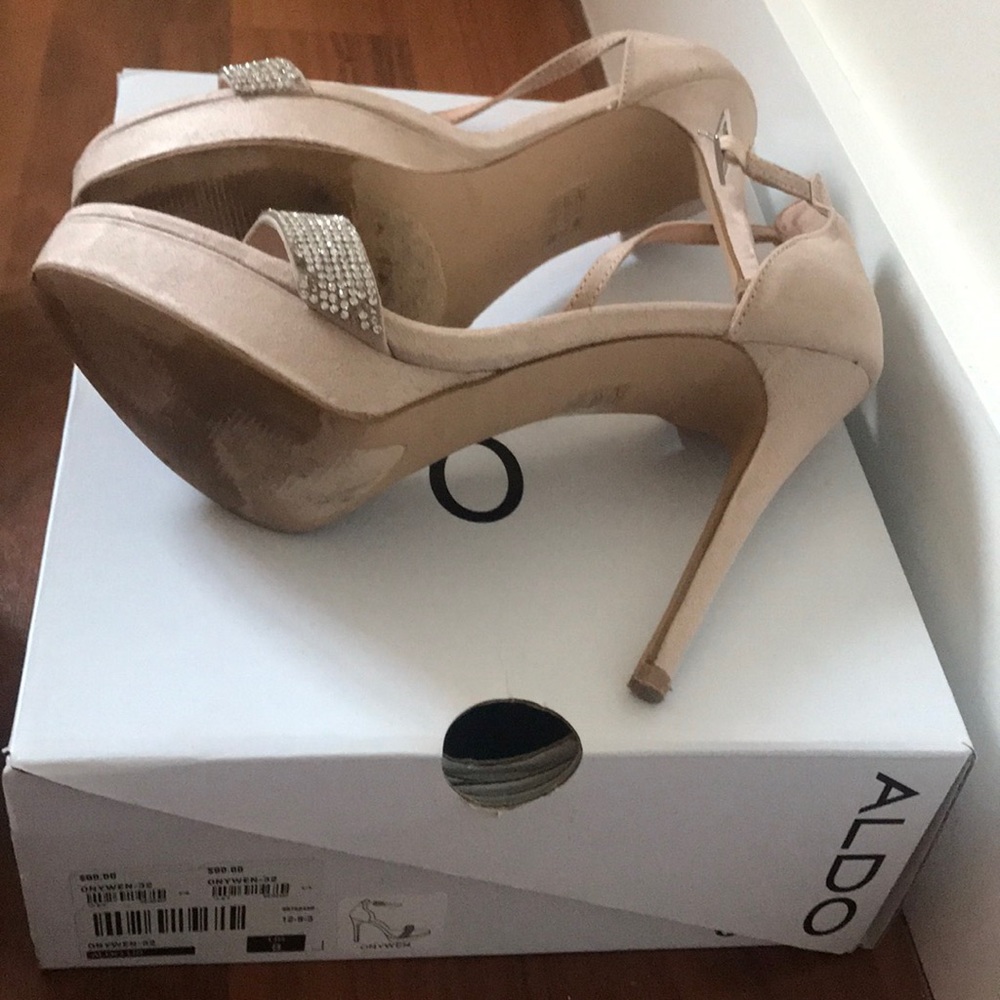 Shoes - Picture 4 of 7